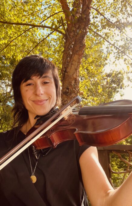 fiddle player close up smile